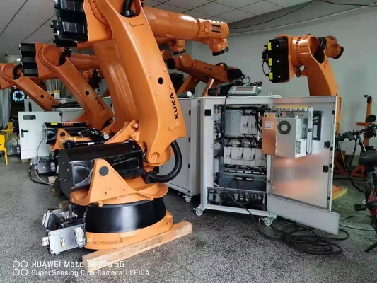 KUKA自動ロボットアームとステンレス鋼枕プレートファイバーレーザー溶接機