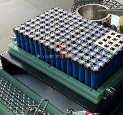 カントンフェアプロモーション 広範囲のファイバーレーザー溶接設備 6軸方形リチウム電池溶接