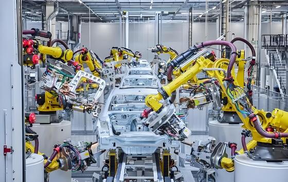 厚板鋼板切断および工業用金属製造用の 6kW ファイバーレーザー光源を備えた頑丈なファナックレーザー切断ロボット